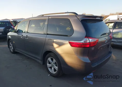 2018 Toyota Sienna Le 8 Passenger из США, поврежденный, VIN 5TDKZ3DC4JS965544